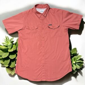 Columbia Shirt Women’s M Coral Short Sleeve Vented Hiking Outdoor Travel SPF